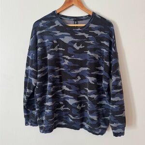 Athleta Balance Pullover Studio To Street Printed Sweatshirt L Black Blue Camo